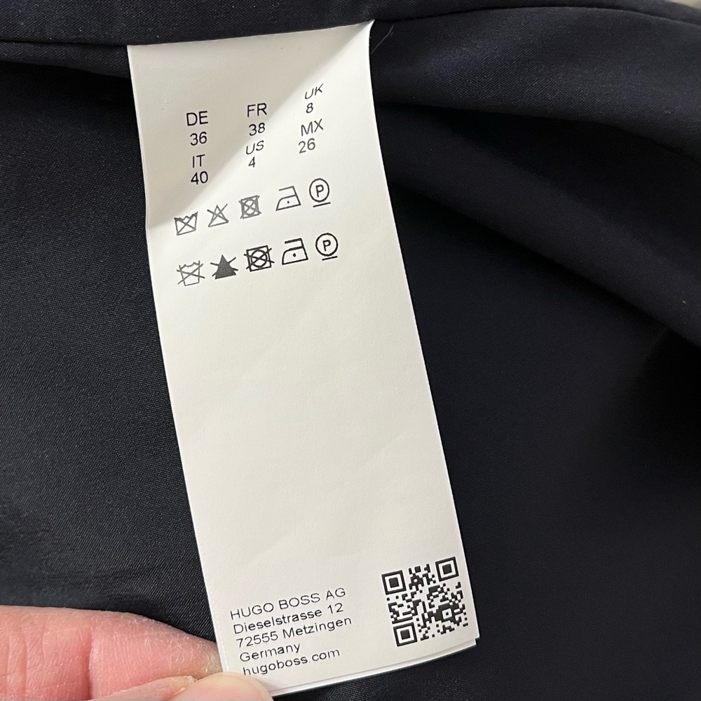 Boss Navy Blue Classic Minimalist Wool Pencil Skirt Lined‎ Size 4 Back Slit - Picture 8 of 12